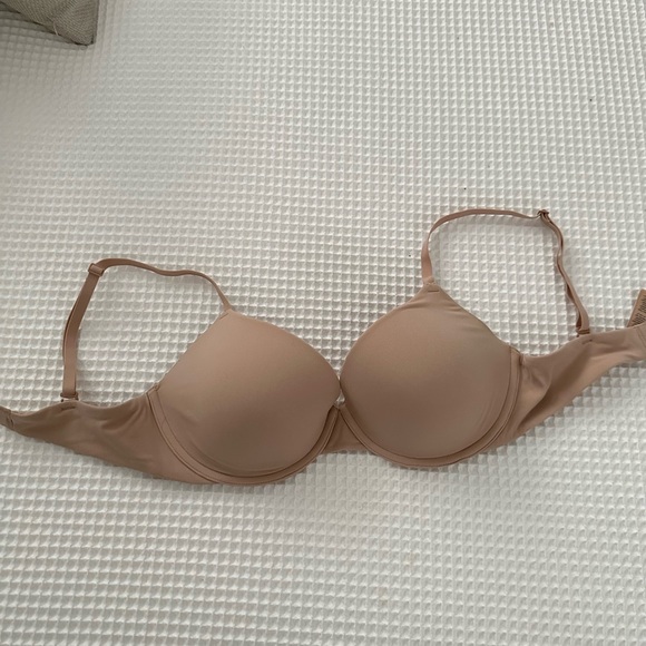 SKIMS Fits Everybody T-Shirt Bra - Mica & Clay - Picture 2 of 10